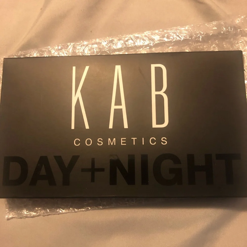 NEW KAB Day Night palette